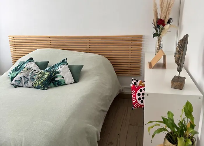 Séjournez Dans Un De 40 M Appartement Joue-Etiau